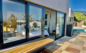 Long Beach Villa - Kommetije
